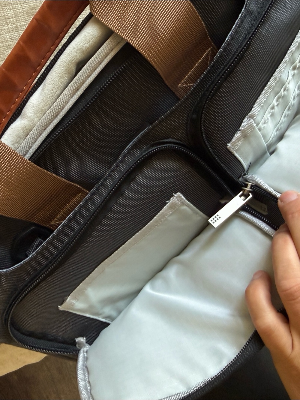 Lacdo Grey Laptop Bag - Picture 12 of 12